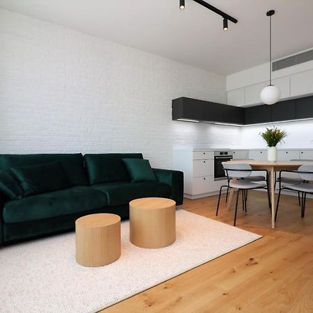 Sky Park New 1-Bedroom Apartment Bratislava Exterior photo